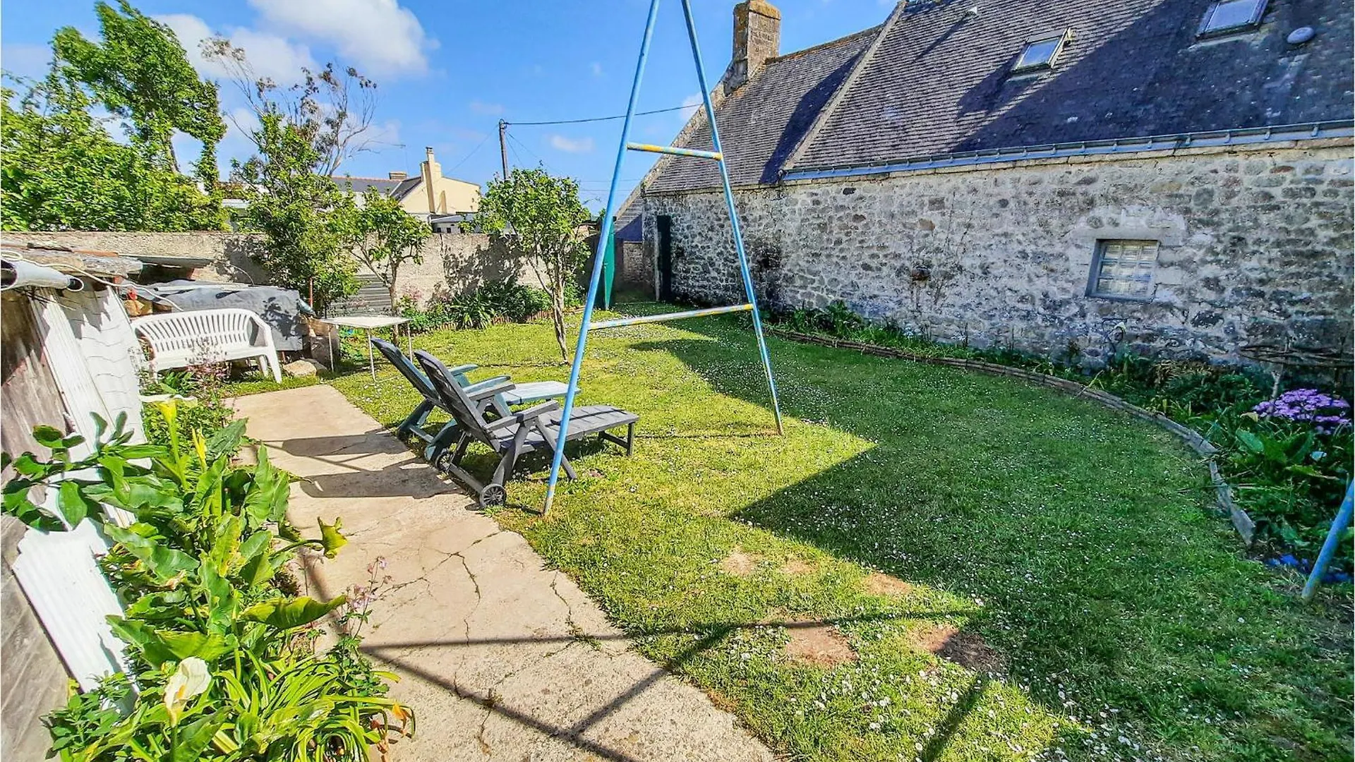 3 Bedroom Cozy Home In Riantec